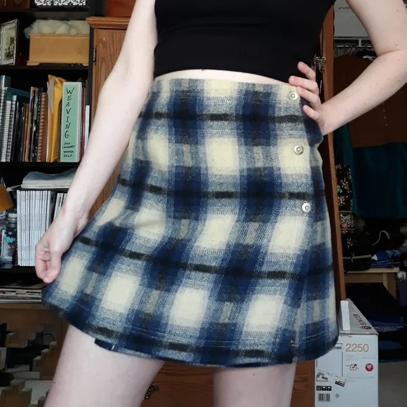 90s AE Plaid Mini Skirt - Picture 1 of 6